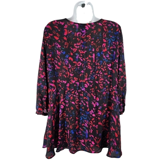 TORRID GEORGETTE V-NECK TIE FRONT  3/4 SLEEVE BLOUSE - Picture 2 of 10